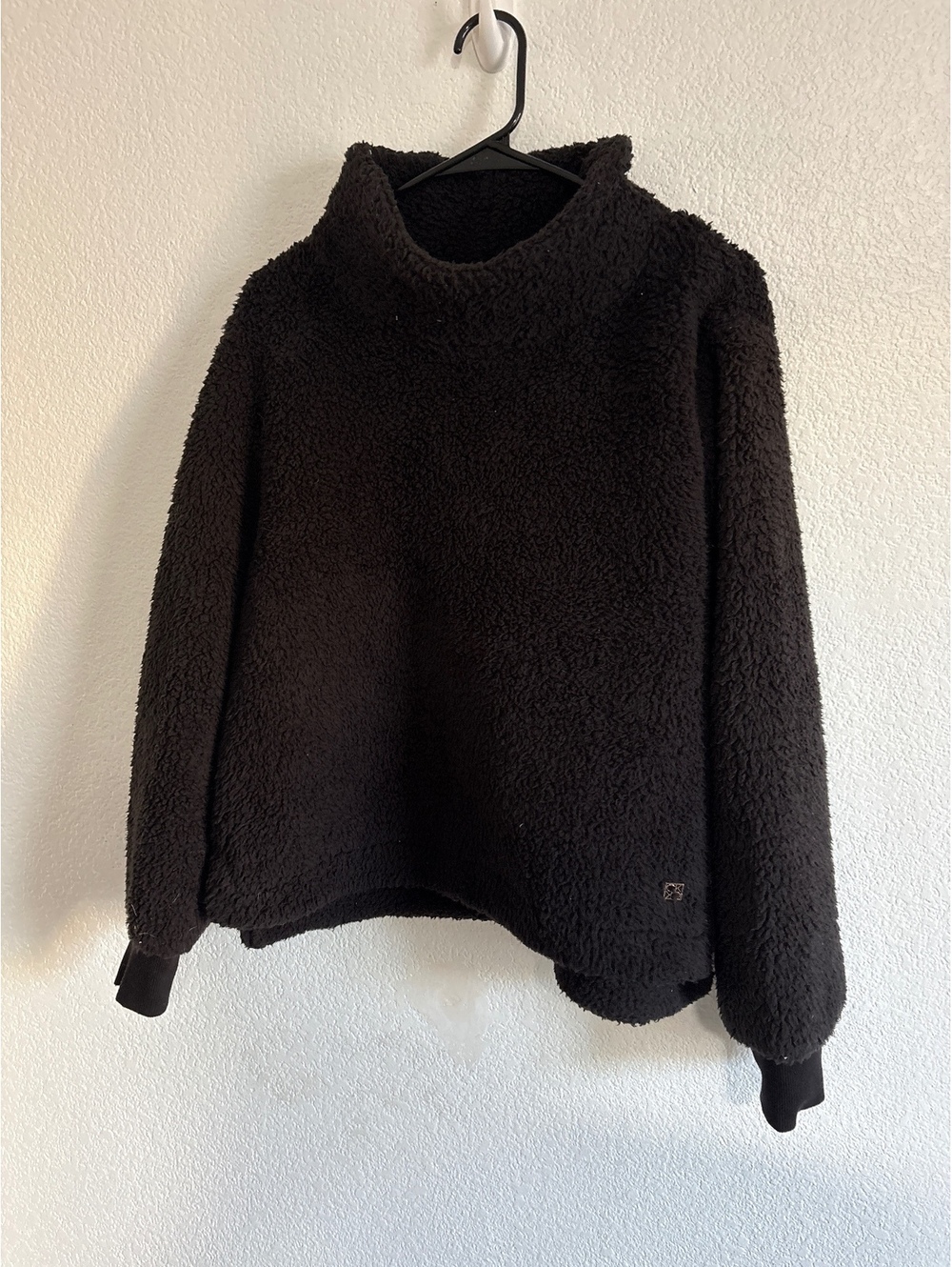 Calvin Klein Black Sherpa Fleece Pullover Sweater, Size M